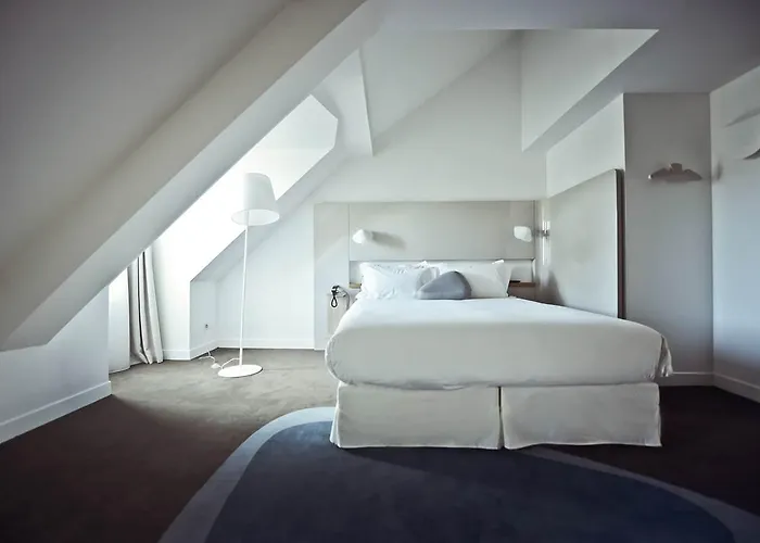 Hotel Le Marcel Gare De L'est 4*