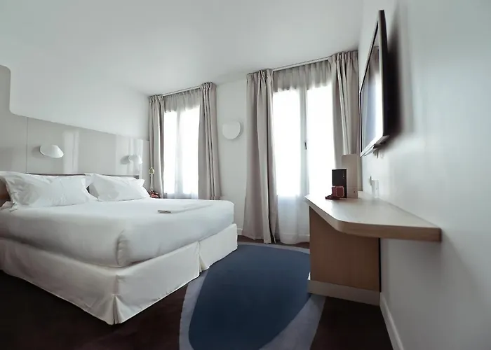 Hotel Le Marcel Gare De L'est 4*